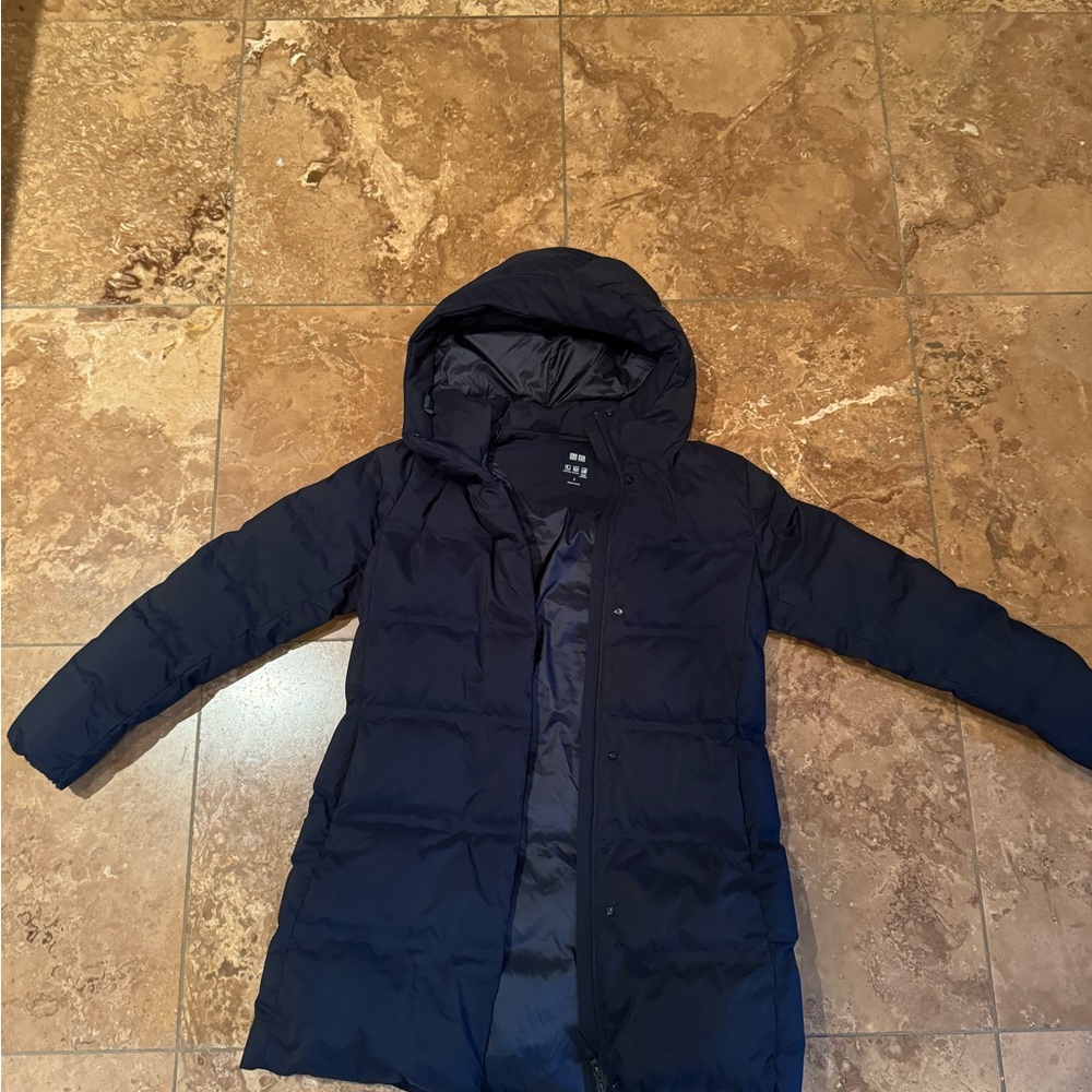 Uniqlo Women's Navy Puffer Jacket